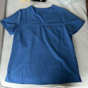 Ceil Blue Figs Scrubs with medium top and petite bottoms.